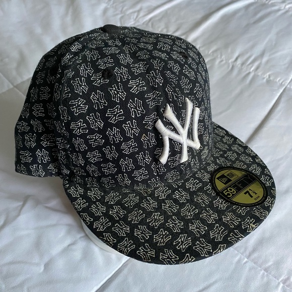 NEW YORK YANKEES FITTED NEW ERA HAT, 7.5 - Picture 2 of 5